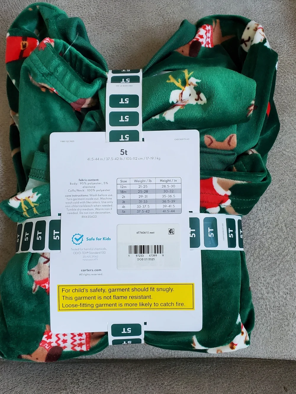 Carter's Green Holiday 2-Piece Kids Pajama Set with Dog & Reindeer Print.  Sz 5T